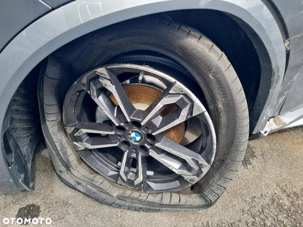 BMW iX2 eDrive20 66.5kWh M Sport - 17