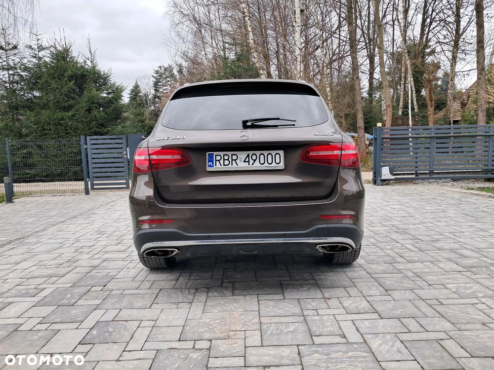 Mercedes-Benz GLC 250 4Matic 9G-TRONIC AMG Line - 21