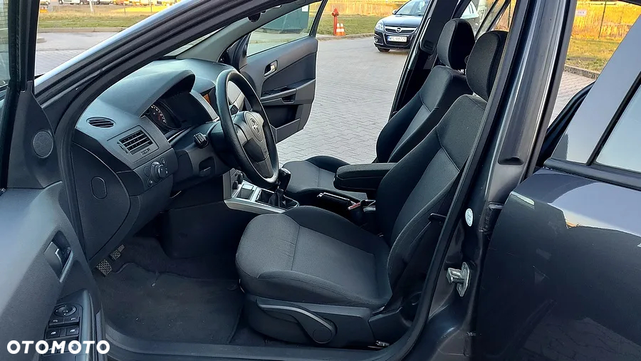 Opel Astra 1.6 Innovation - 10