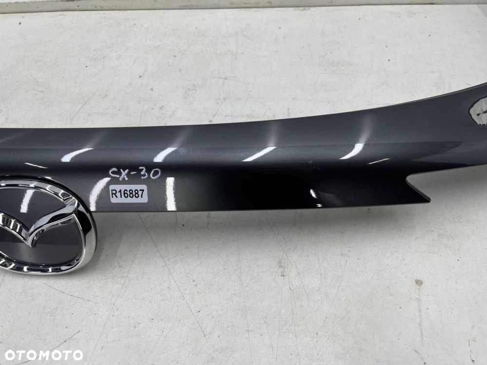 Listwa Mazda CX-30 CX30 19r.- blenda nakładka górna klapy bagażnika dgh9-50811 - 9