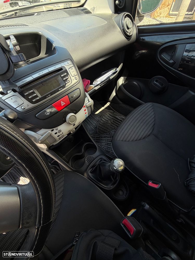 Peugeot 107 1.0 SE Envy - 8
