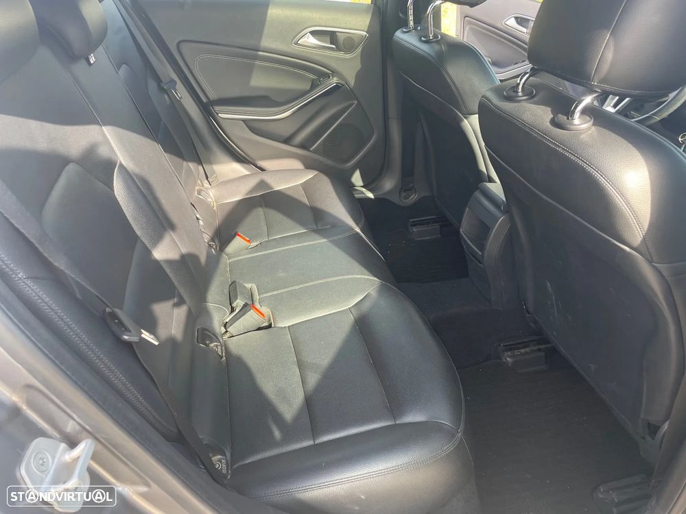 Mercedes-Benz A 180 CDI BE Urban - 11