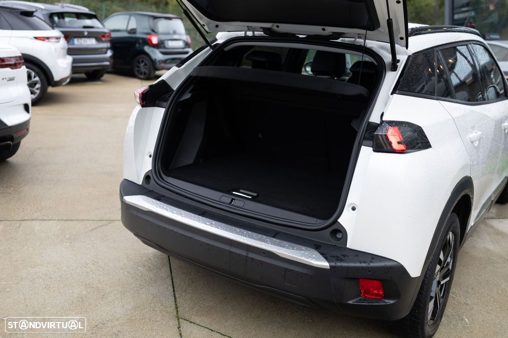 Peugeot e-2008 Allure - 26