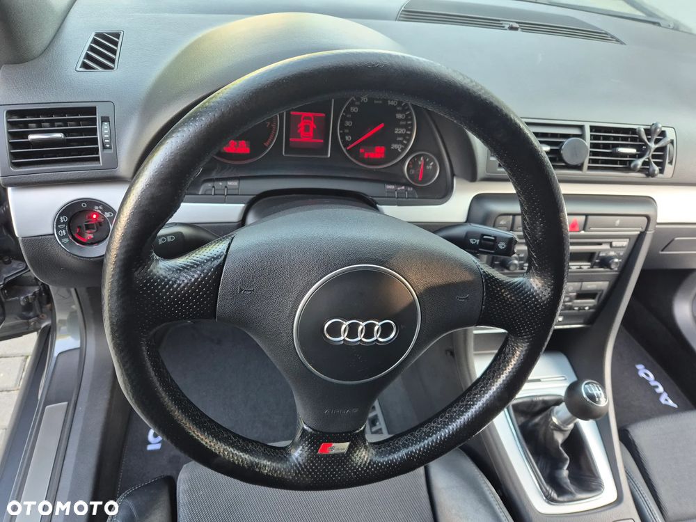 Audi A4 Limousine - 30