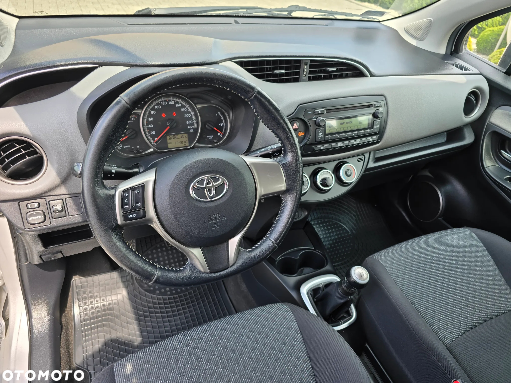 Toyota Yaris 1.0 Active EU6 - 16