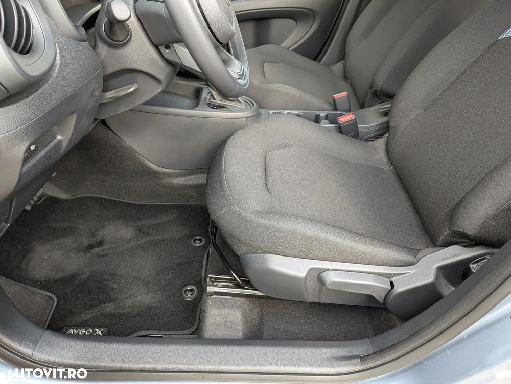 Toyota Aygo X 1.5l HEV 116CP Active - 15