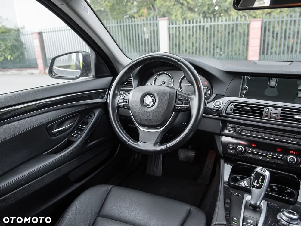 BMW Seria 5 520d Luxury Line - 26