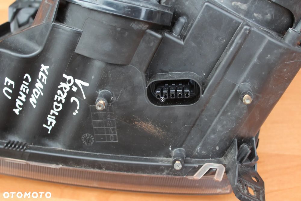 LAMPA PRAWA PRZEDNIA OPEL VECTRA C SIGNUM PRZED LIFTEM XENON CIEMNA EUROPA - 15