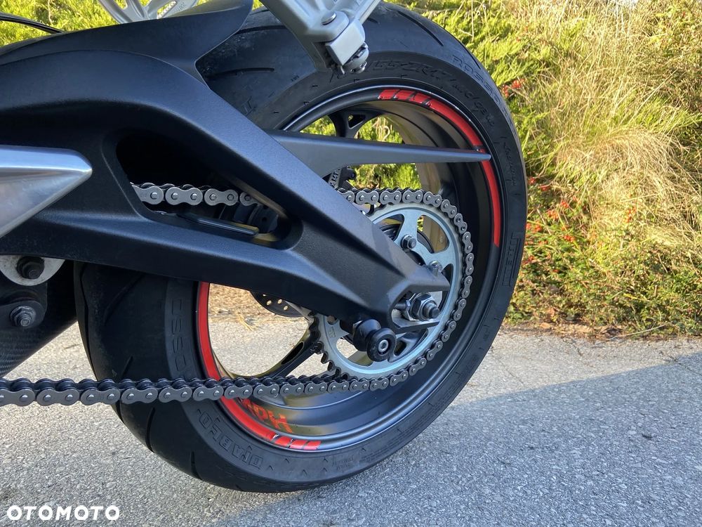 Triumph Street Triple - 6