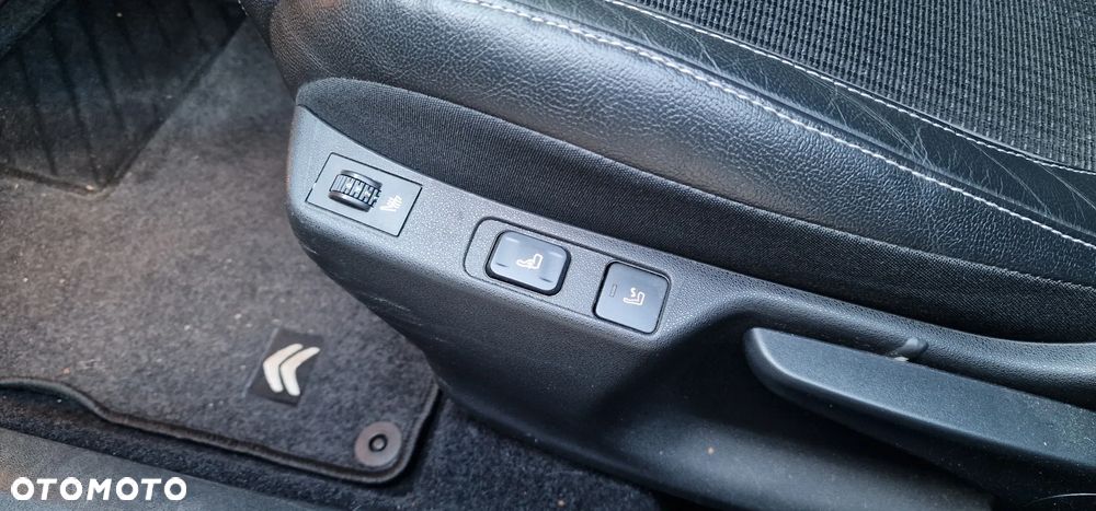 Citroën C4 PureTech 130 Stop&Start SHINE - 13