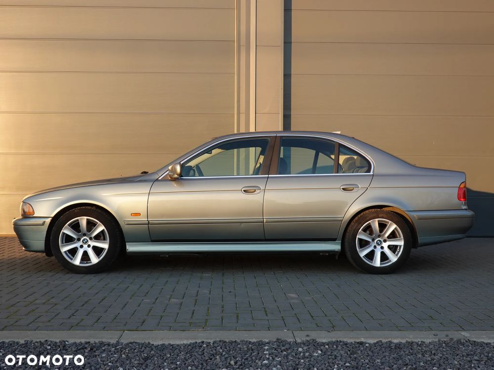 BMW Seria 5 525d - 2