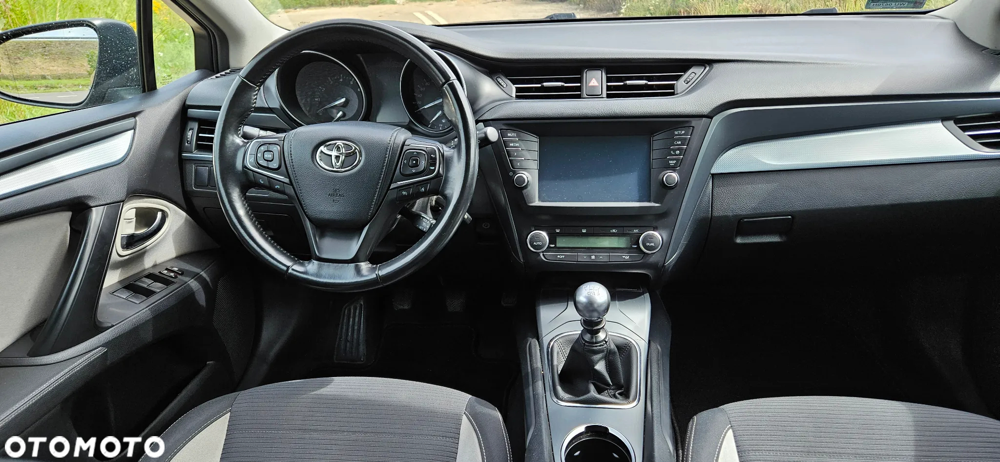 Toyota Avensis 1.8 Premium - 9
