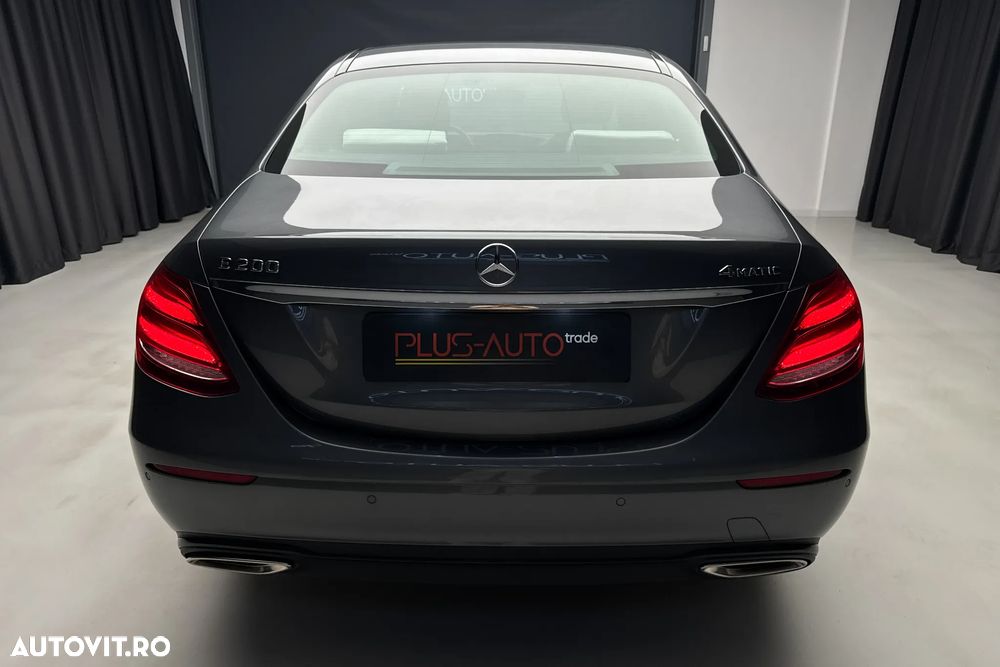 Mercedes-Benz E 200 4MATIC Aut. - 8