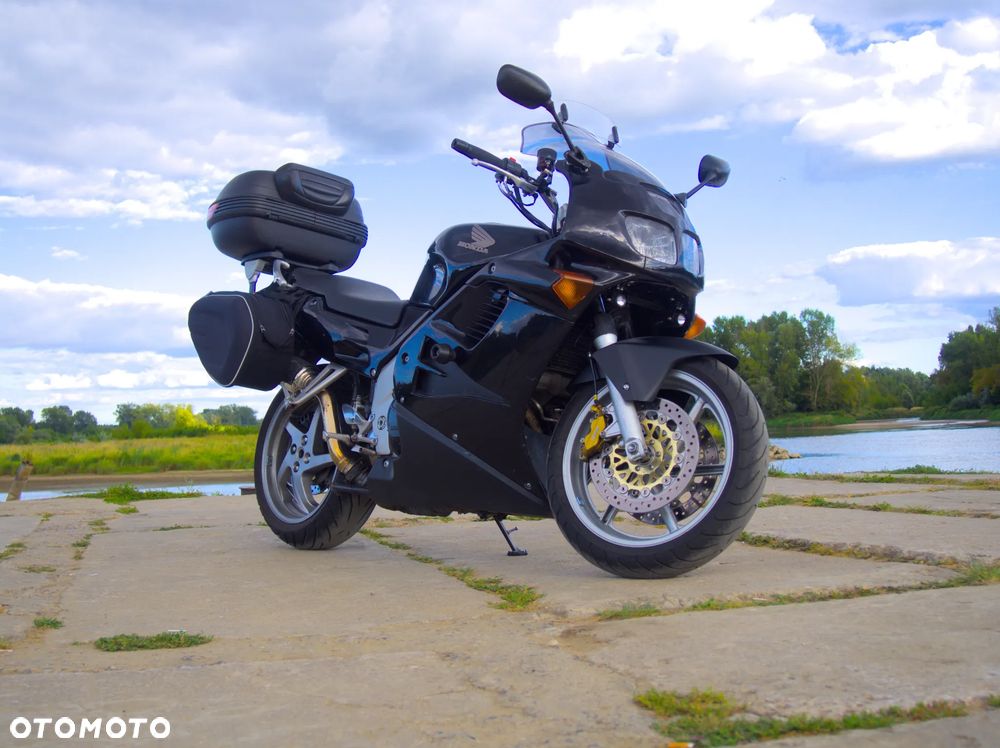 Honda VFR - 2