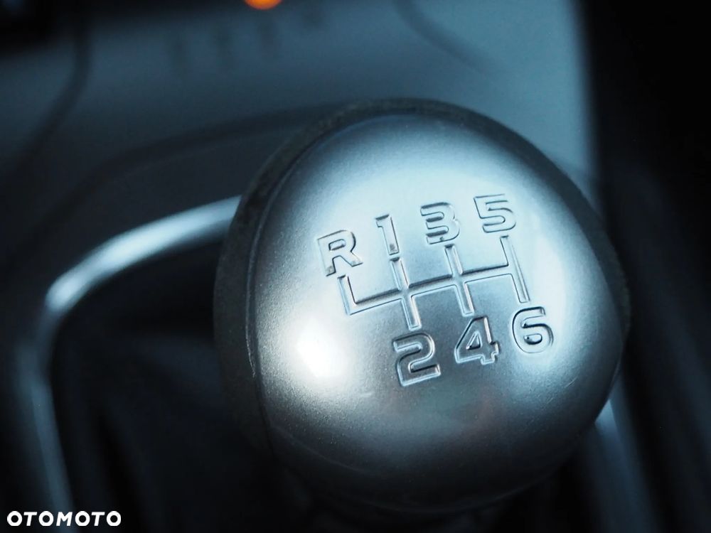 Toyota Avensis Touring Sports 2.0 D-4D Edition-S - 33