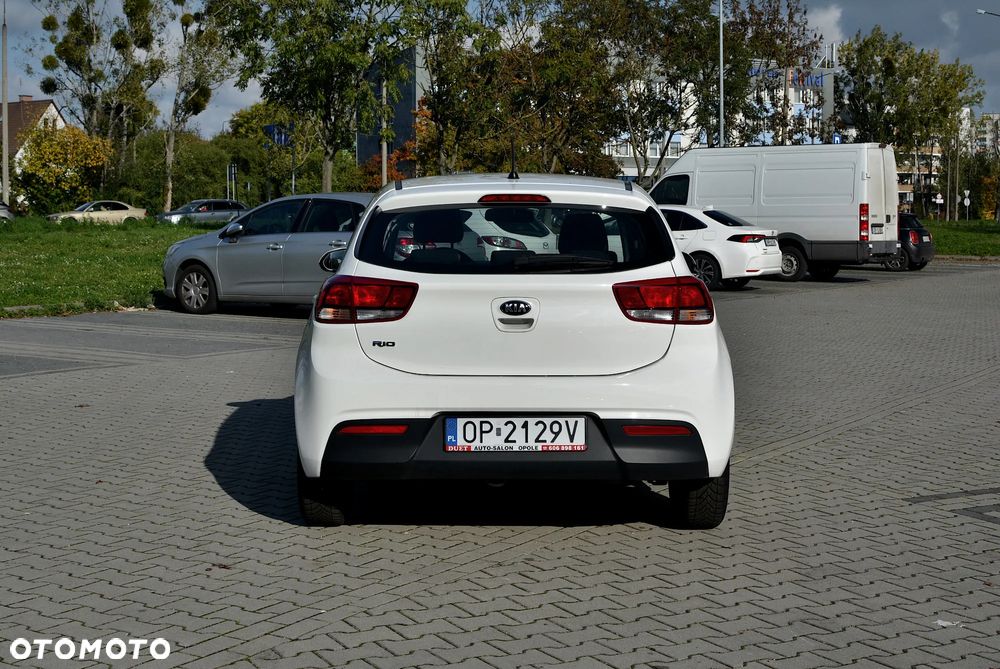 Kia Rio - 5