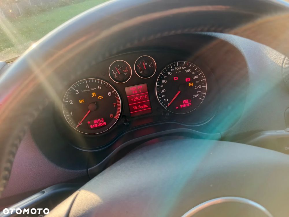 Audi A3 1.6 Ambiente - 9