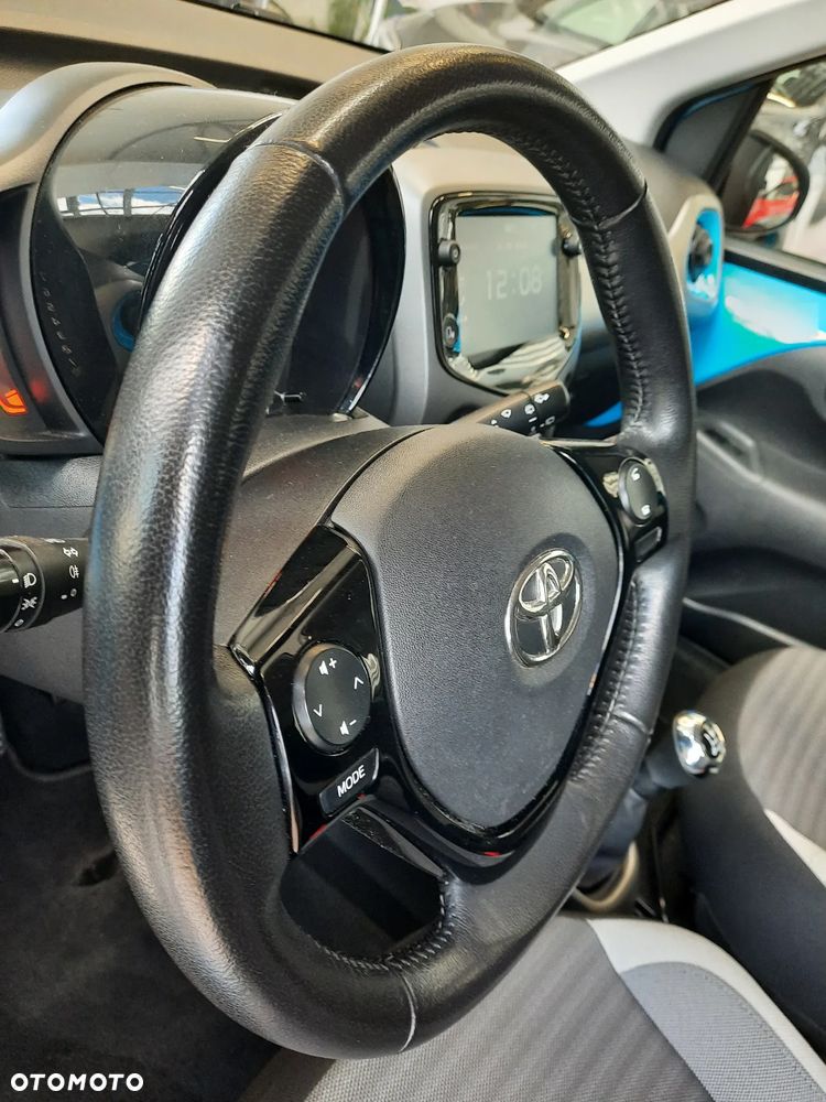 Toyota Aygo x-play - 16