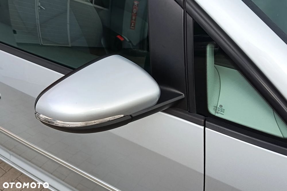 Volkswagen Touran 2.0 TDI DPF Comfortline - 18