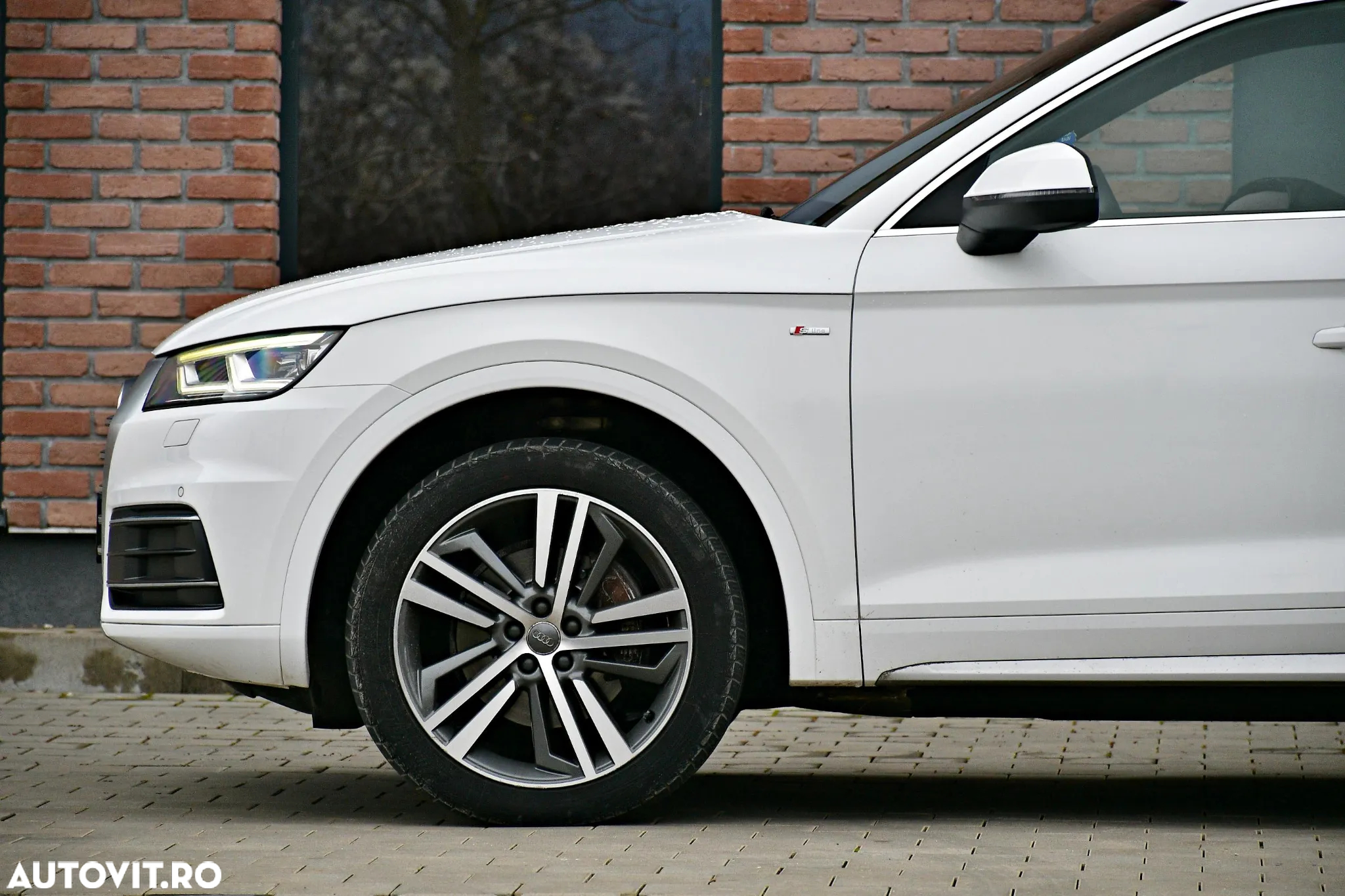 Audi Q5 2.0 40 TDI quattro S tronic Sport - 8