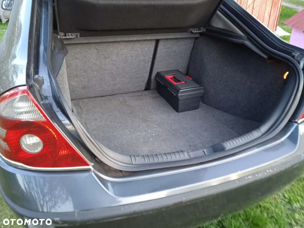 Ford Mondeo 2.0 TDCI Ambiente - 14
