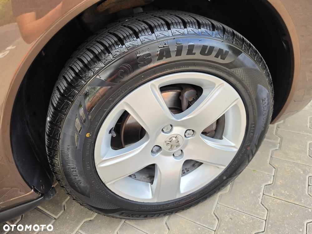 Peugeot 3008 1.6 HDi Style - 32