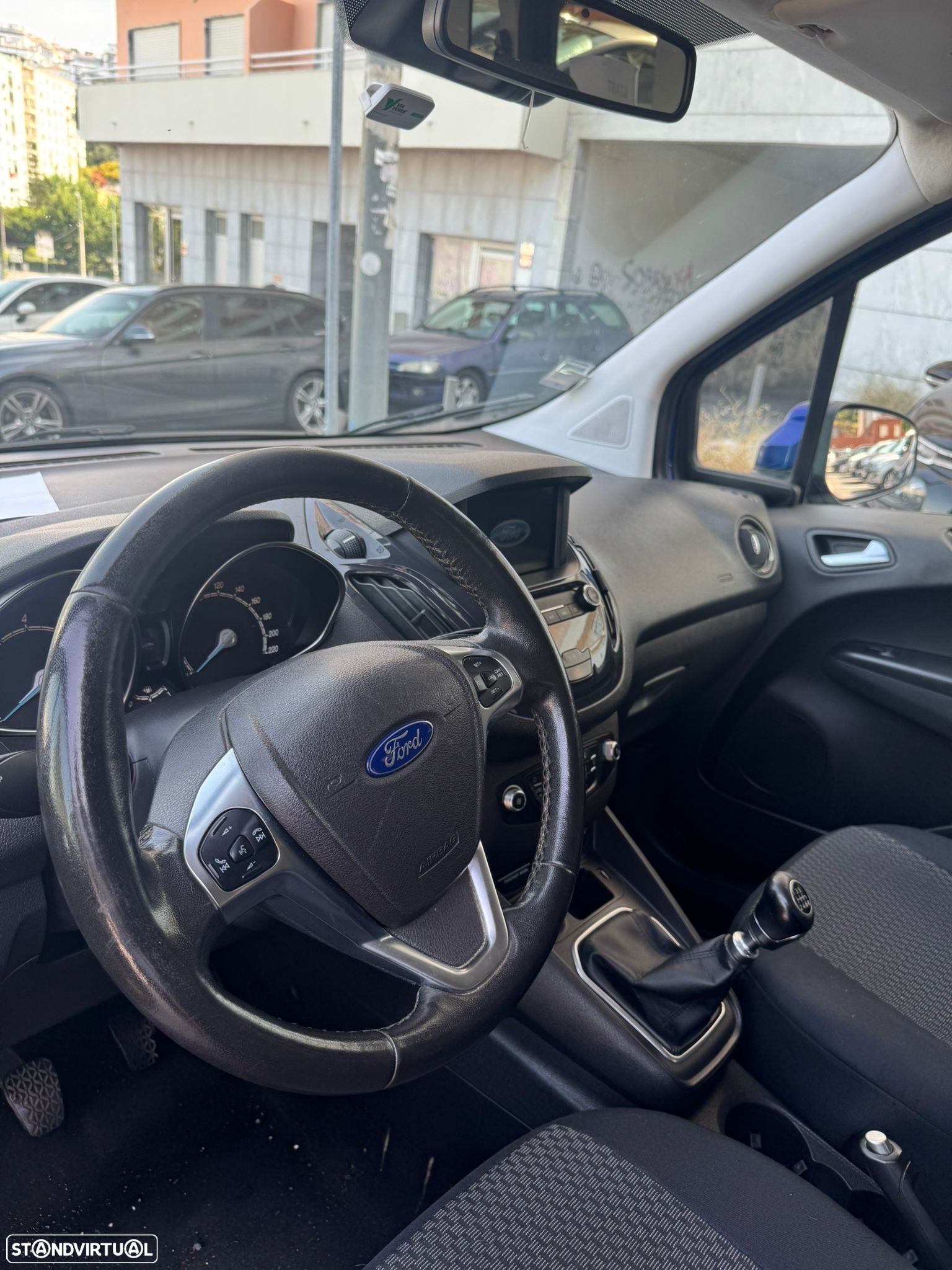 Ford Tourneo Courier 1.0 EcoBoost Titanium - 18
