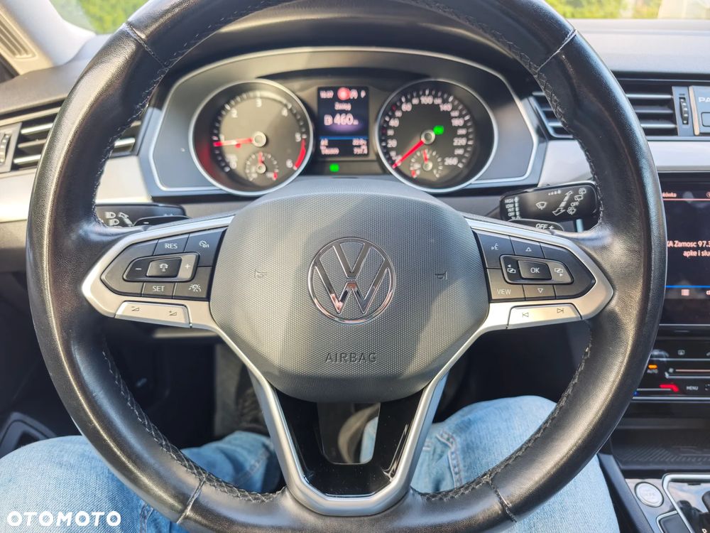 Volkswagen Passat - 16