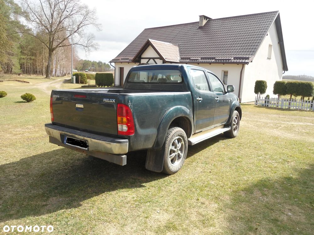 Toyota Hilux 2.5 D-4D DLX - 4