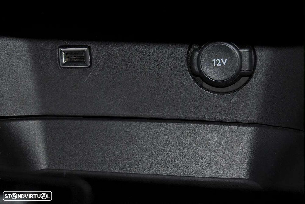 Peugeot 3008 1.6 Hybrid GT e-EAT8 - 28