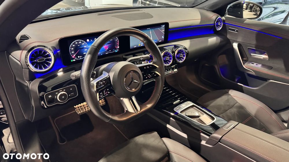 Mercedes-Benz CLA 200 AMG Line 7G-DCT - 12