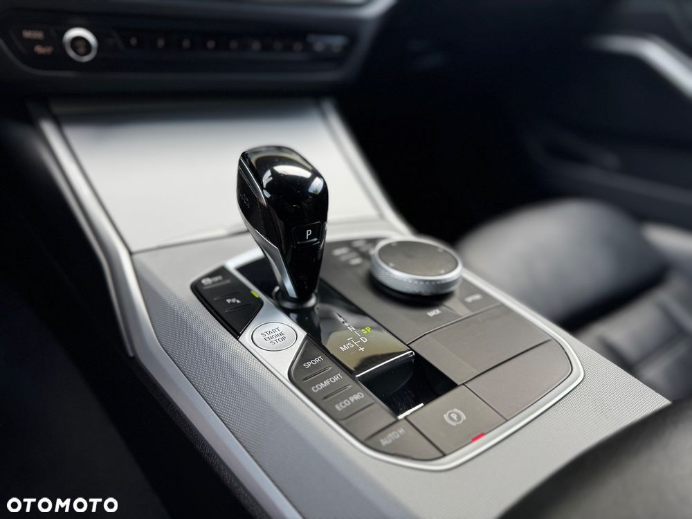 BMW Seria 3 330d MHEV Sport Line sport - 22