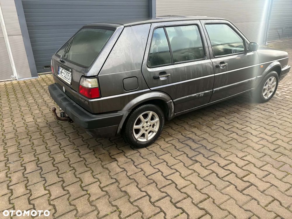 Volkswagen Golf - 3