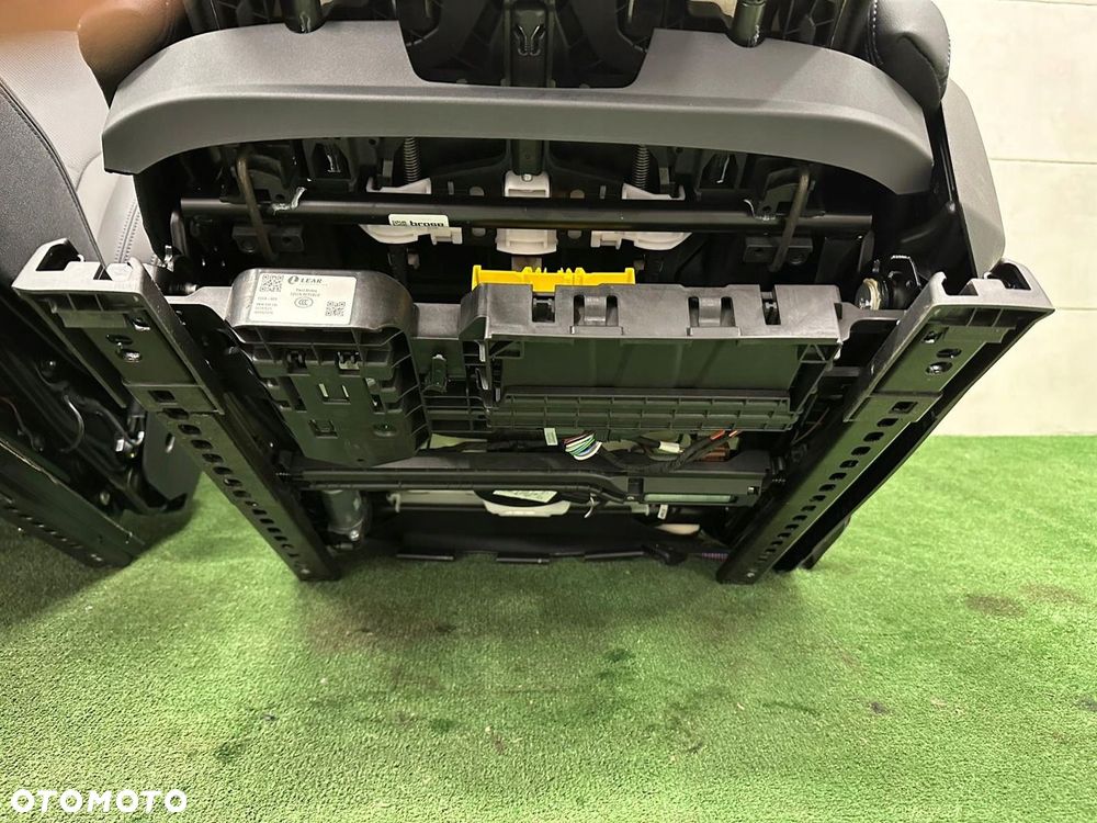 BMW 5 G60 ŚRODEK TAPICERKA FOTELE TUNEL KANAPA BOCZKI SKÓRA M-PAKIET - 4