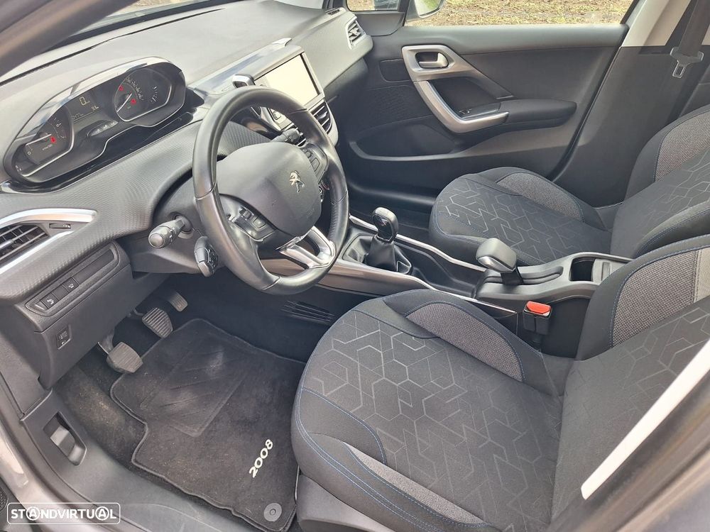 Peugeot 2008 1.2 PureTech Style - 13