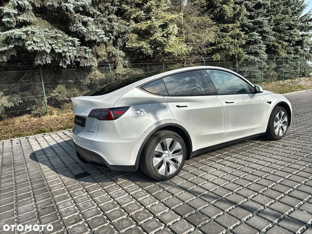 Tesla Y Long Range AWD - 6