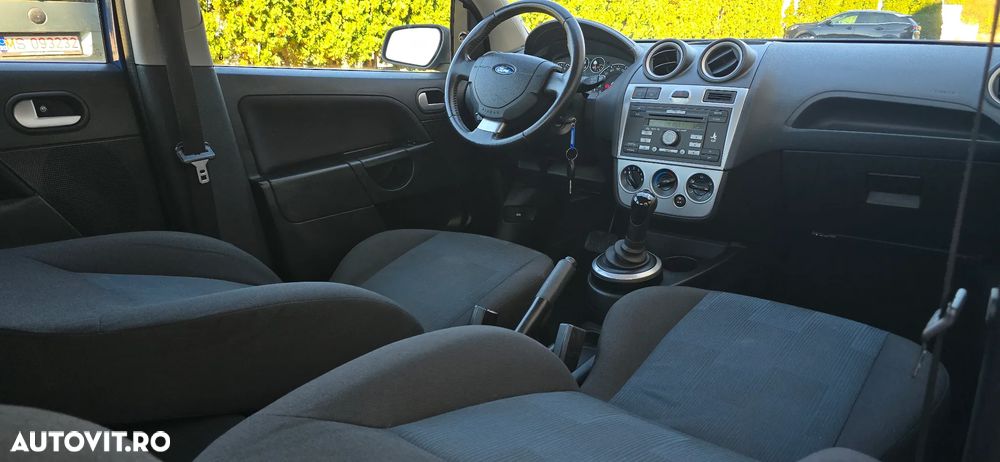 Ford Fiesta - 12