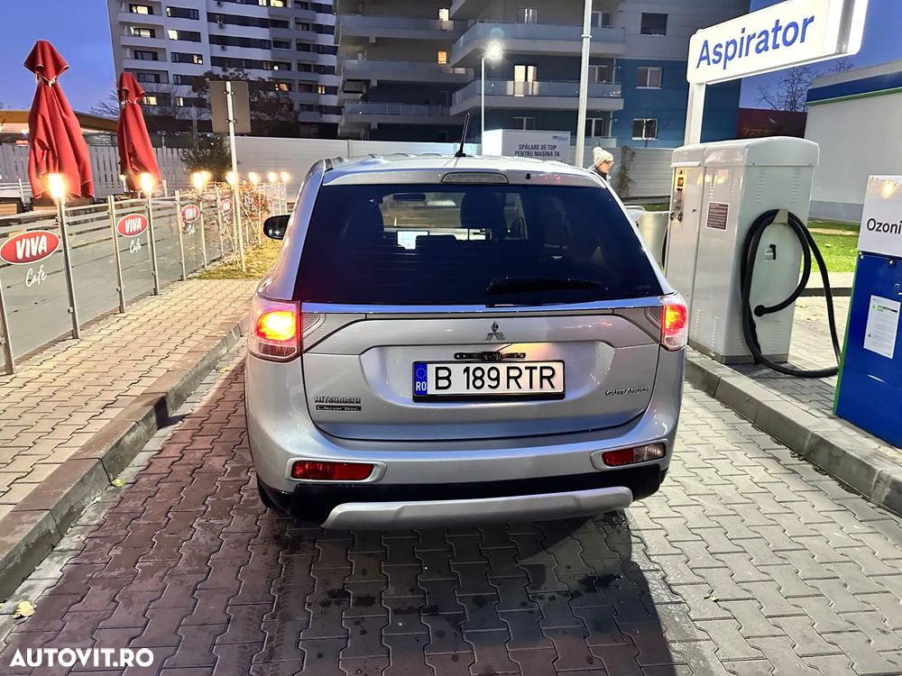Mitsubishi Outlander - 5
