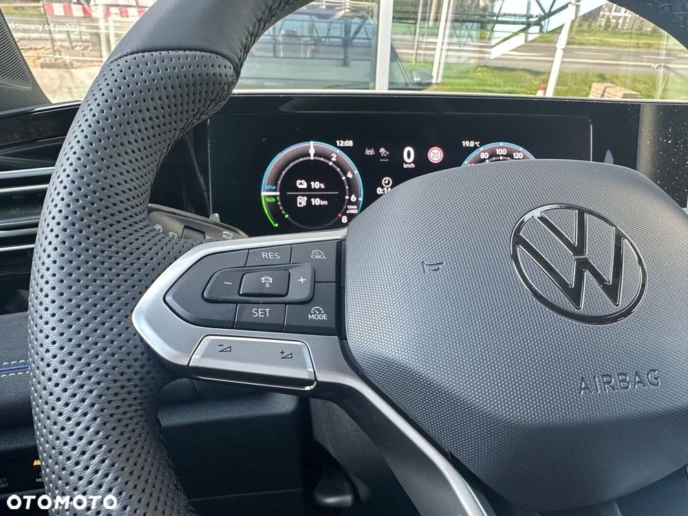 Volkswagen Tiguan - 18