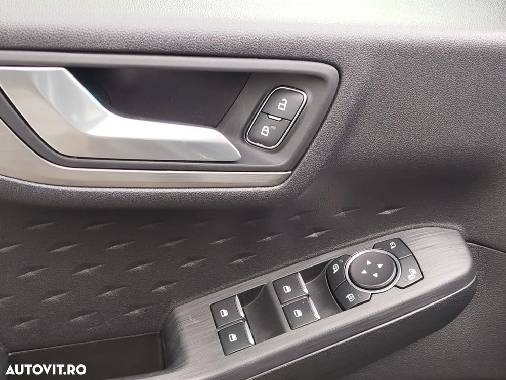 Ford Kuga - 11