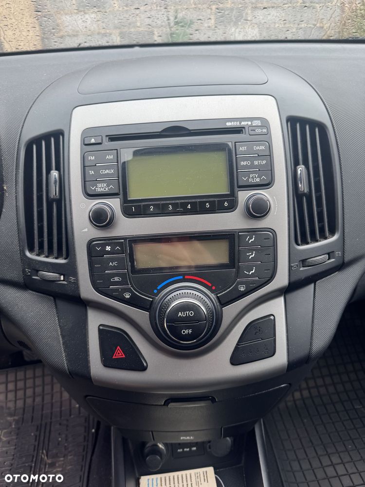 Hyundai i30 1.6 CRDi Comfort EU5 - 8