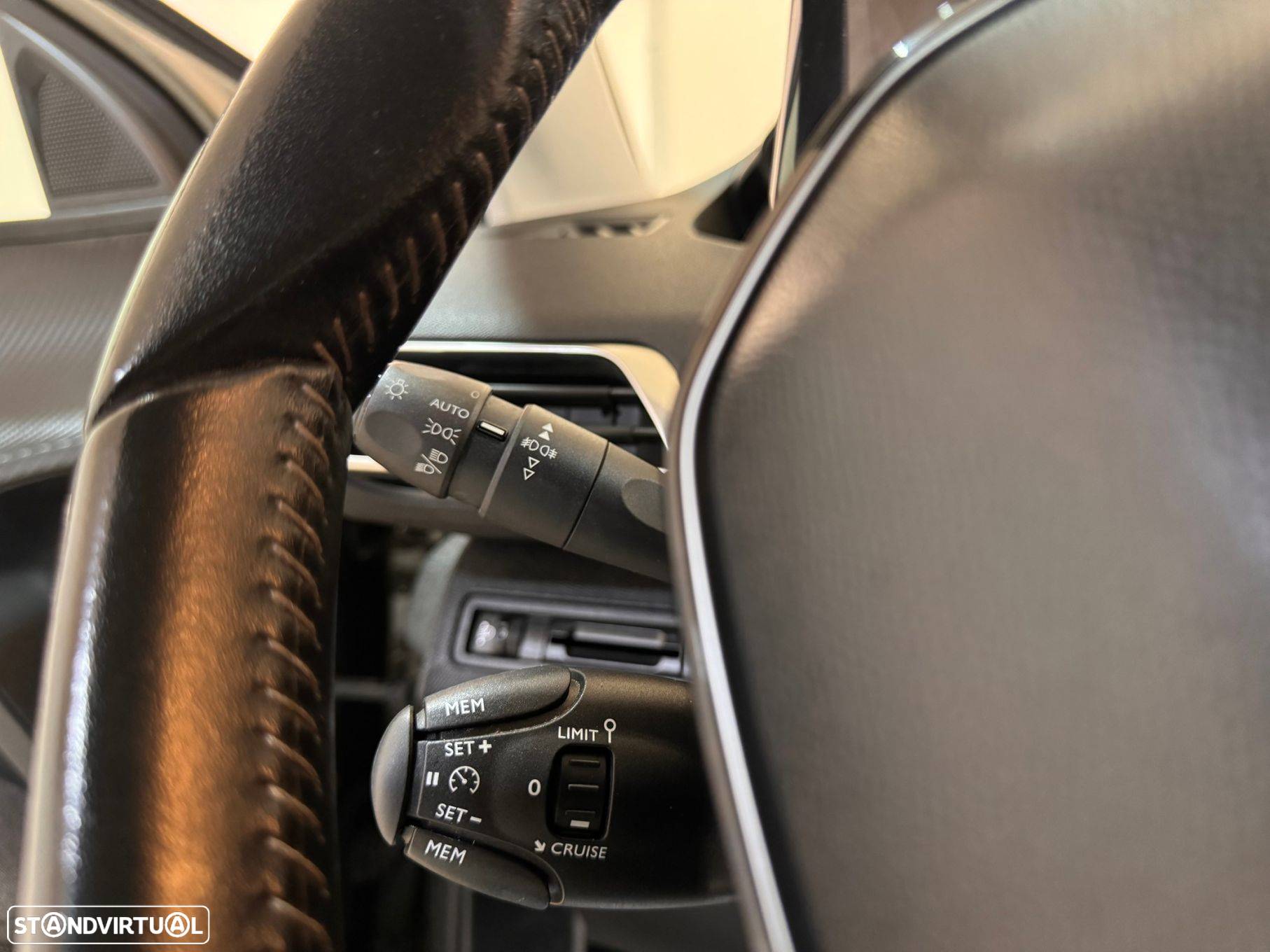 Peugeot 3008 1.5 BlueHDi Active - 16