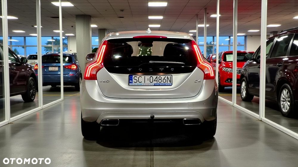 Volvo V60 D4 Momentum - 4