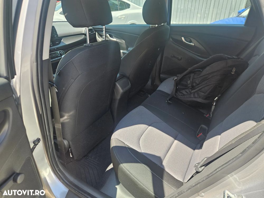 Hyundai i30 1.5 110CP 5DR M/T Comfort - 16
