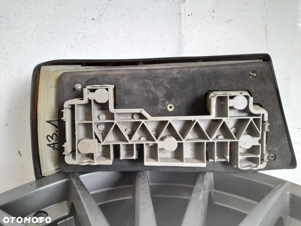 Lampa prawy tył Ford Orion MK1 Ford OE 79BG13N004 - 4