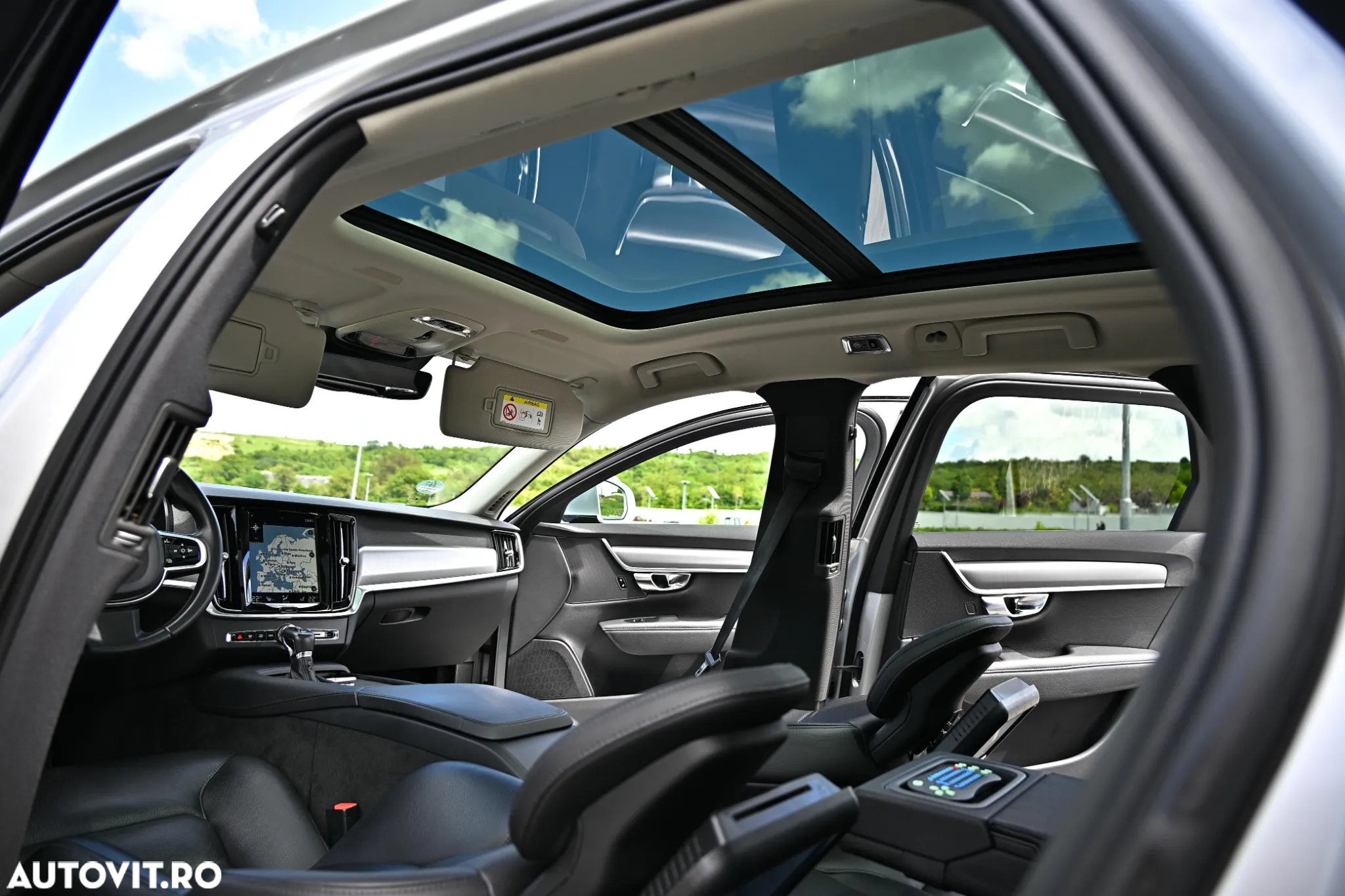 Volvo V90 D5 AWD Geartronic Momentum - 14