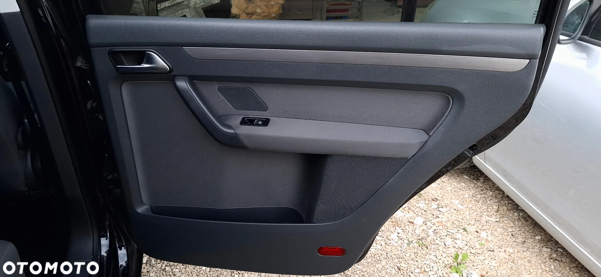 Volkswagen Touran 1.6 TDI DPF Comfortline - 24