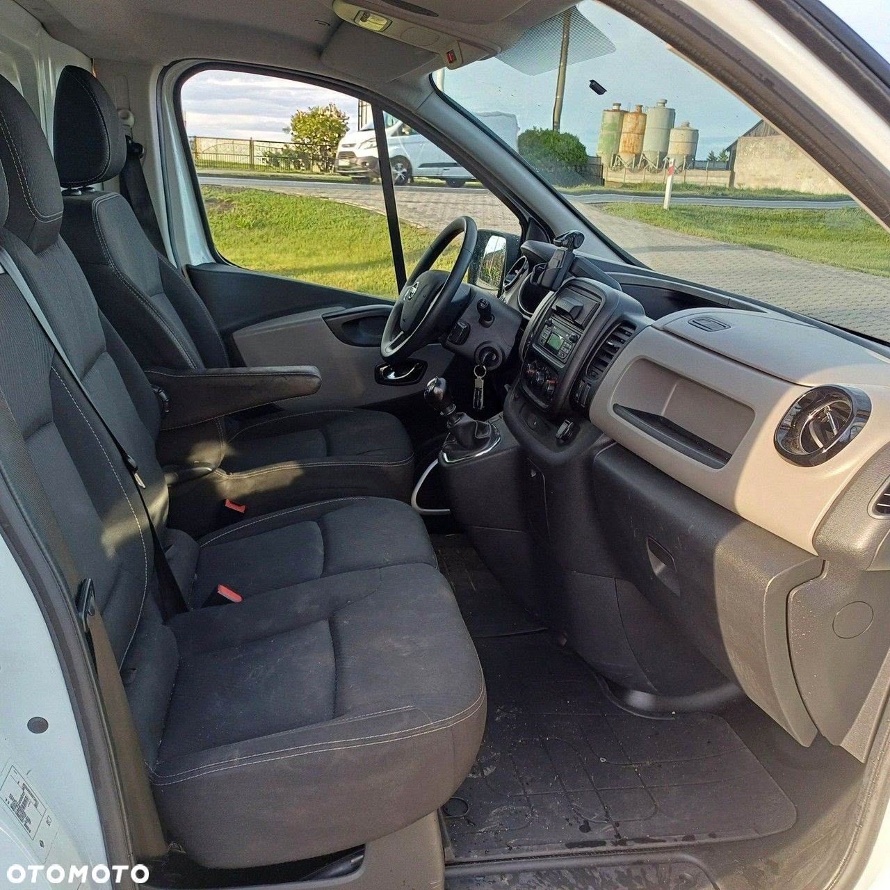Nissan NV300 - 15