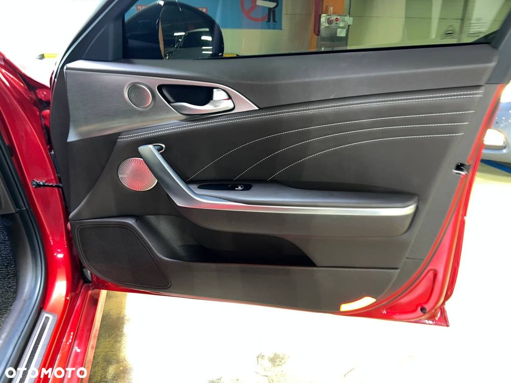 Kia Stinger 3.3 T-GDI V6 GT AWD - 35