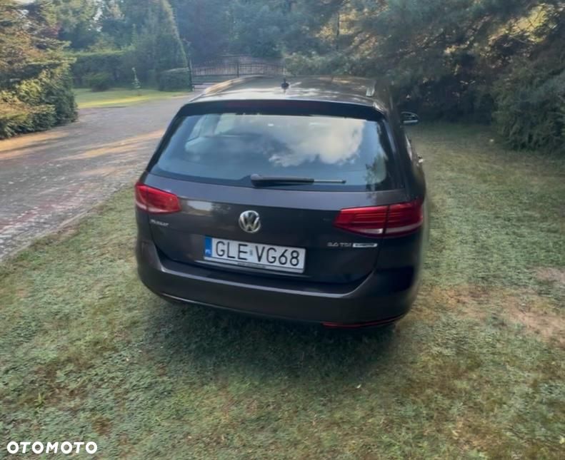 Volkswagen Passat - 4